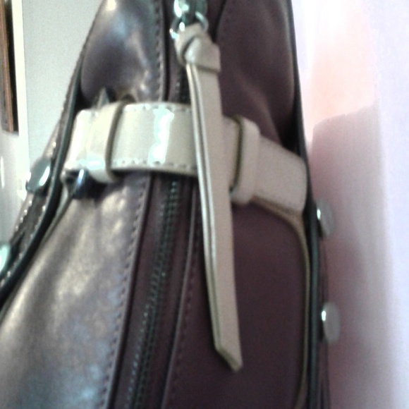 π Francesco Biasia "Only One" Bag π - Picture 4 of 10